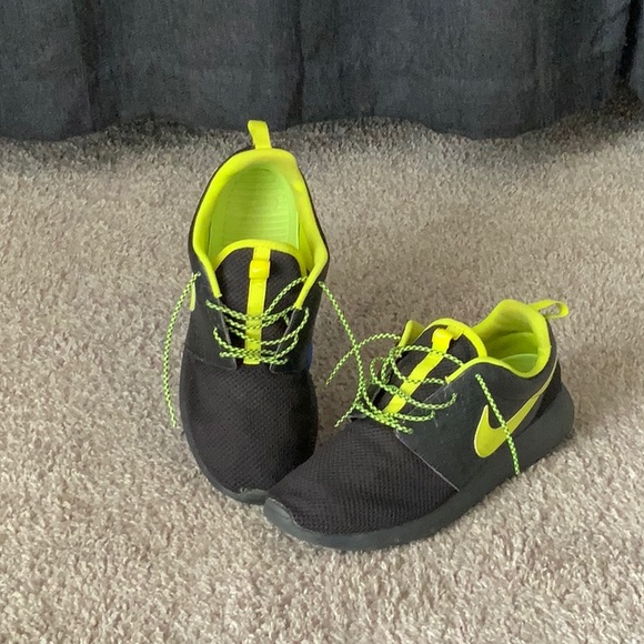 Nike Other - Nike Roshe Run